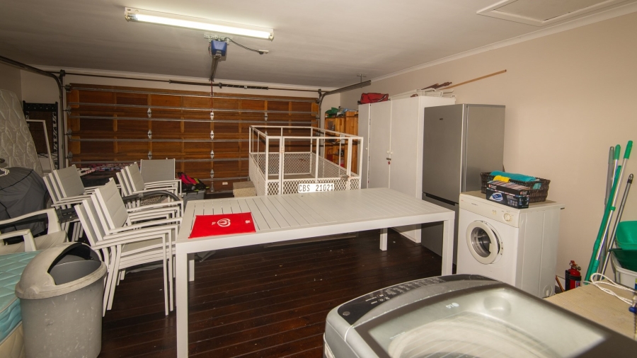 6 Bedroom Property for Sale in Nature On Sea Western Cape